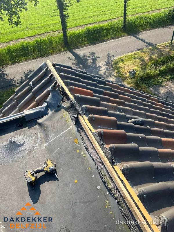 Kosten dakgoot vervangen: werkzaamheden aan dakrand in Delfzijl Kosten dakgoot vervangen: werkzaamheden aan dakrand in Delfzijl