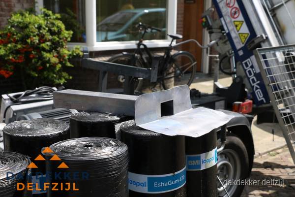 Dakbedekkingsmateriaal en dakgoot onderdelen in Delfzijl Dakbedekkingsmateriaal en dakgoot onderdelen in Delfzijl